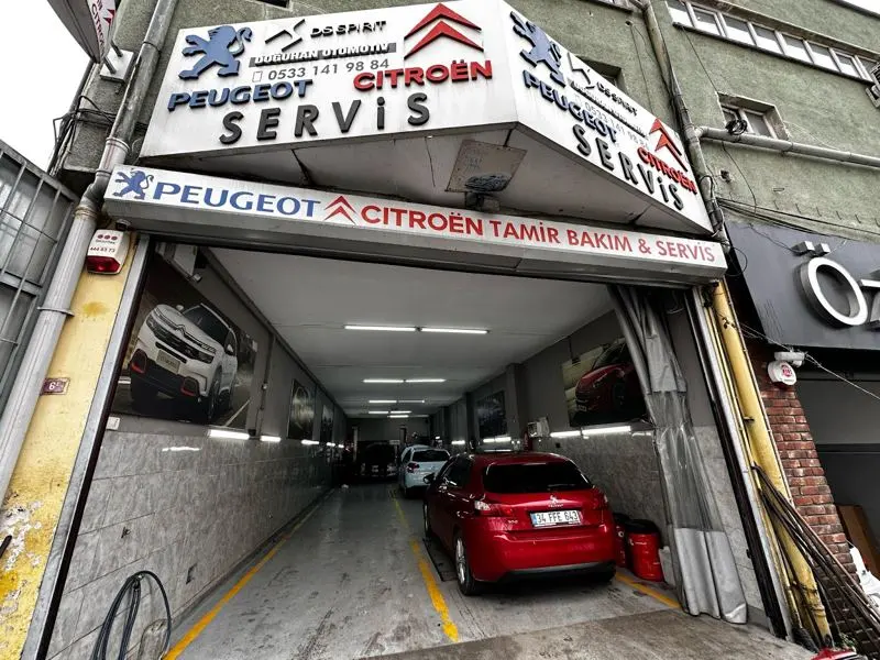 Atölyemizin girişi ve tabelası